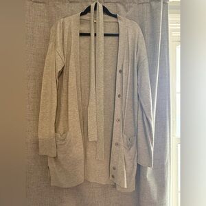GAP Light Gray Women's Cardigan Sweater